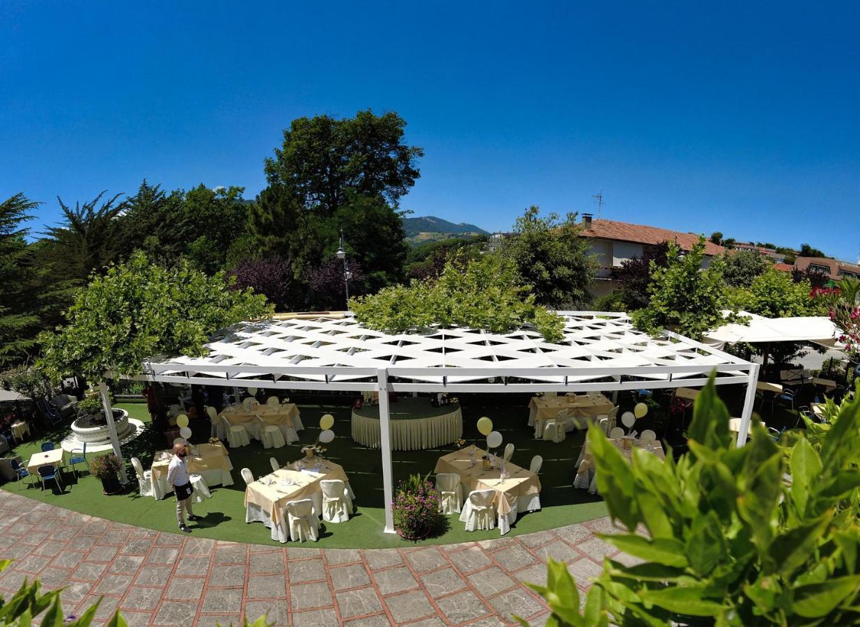 Ristorante Albergo Gerardo Di Masi Caposele ภายนอก รูปภาพ