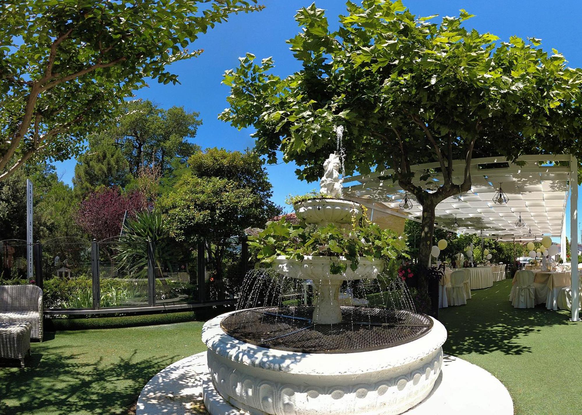 Ristorante Albergo Gerardo Di Masi Caposele ภายนอก รูปภาพ
