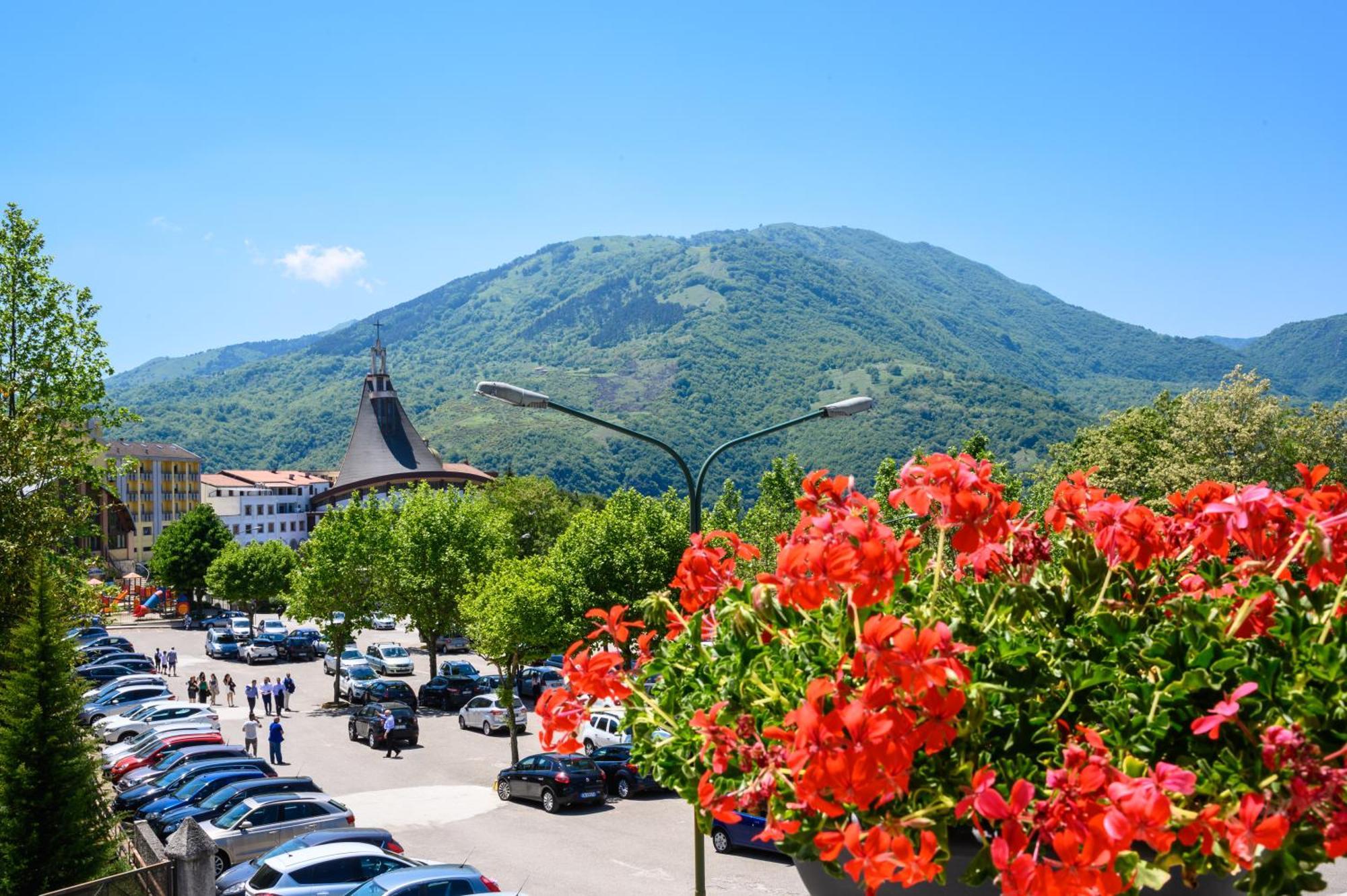 Ristorante Albergo Gerardo Di Masi Caposele ภายนอก รูปภาพ