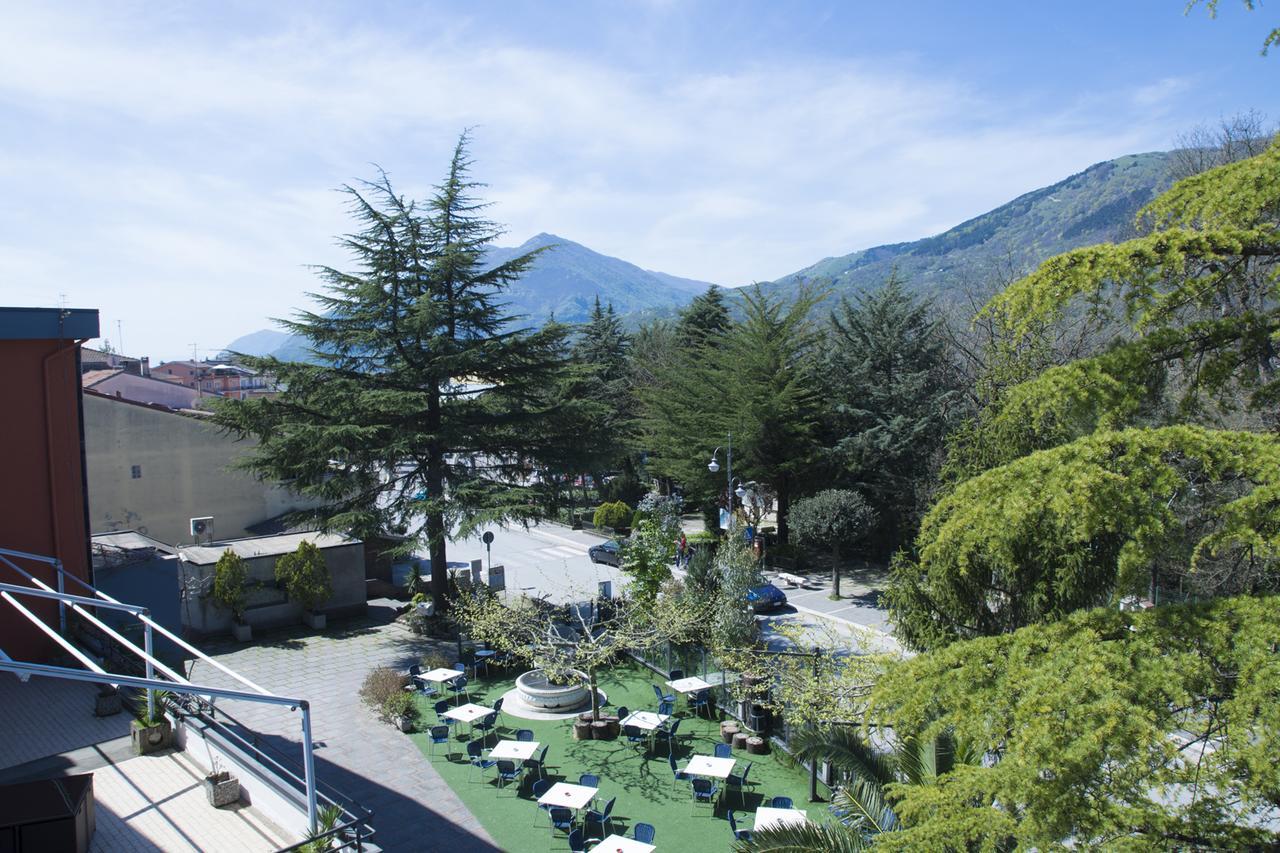 Ristorante Albergo Gerardo Di Masi Caposele ภายนอก รูปภาพ