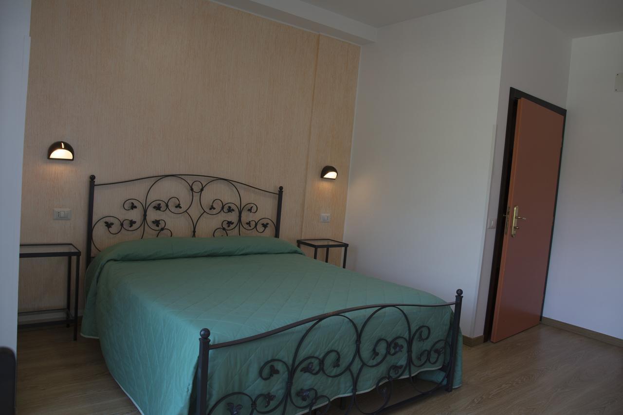 Ristorante Albergo Gerardo Di Masi Caposele ภายนอก รูปภาพ