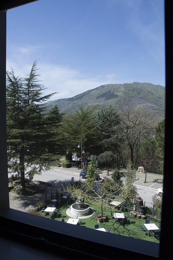 Ristorante Albergo Gerardo Di Masi Caposele ภายนอก รูปภาพ