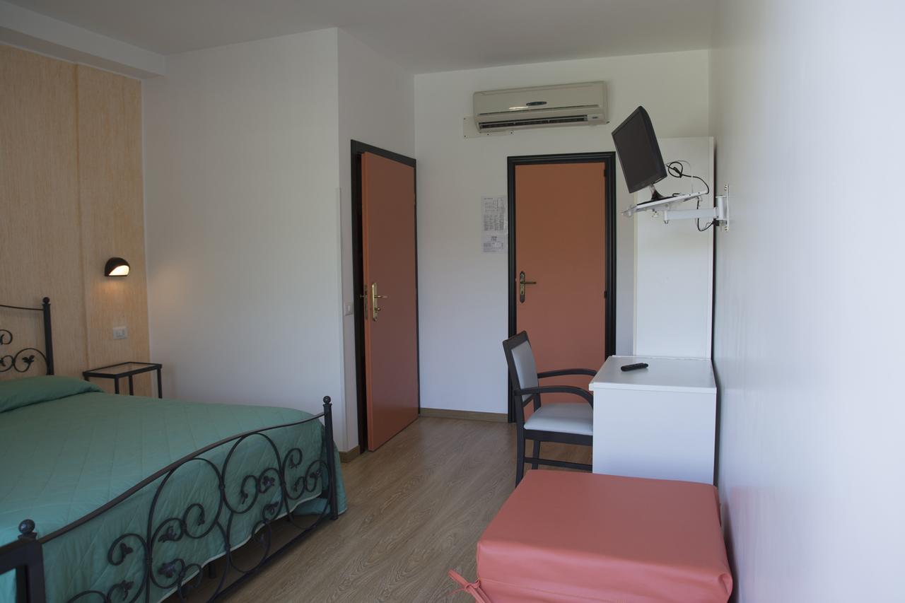 Ristorante Albergo Gerardo Di Masi Caposele ภายนอก รูปภาพ